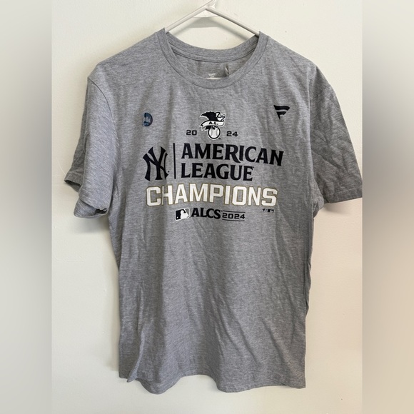 Fanatics New York Yankees 2024 American League Champions Locker Shirt Gray SM - Picture 1 of 4